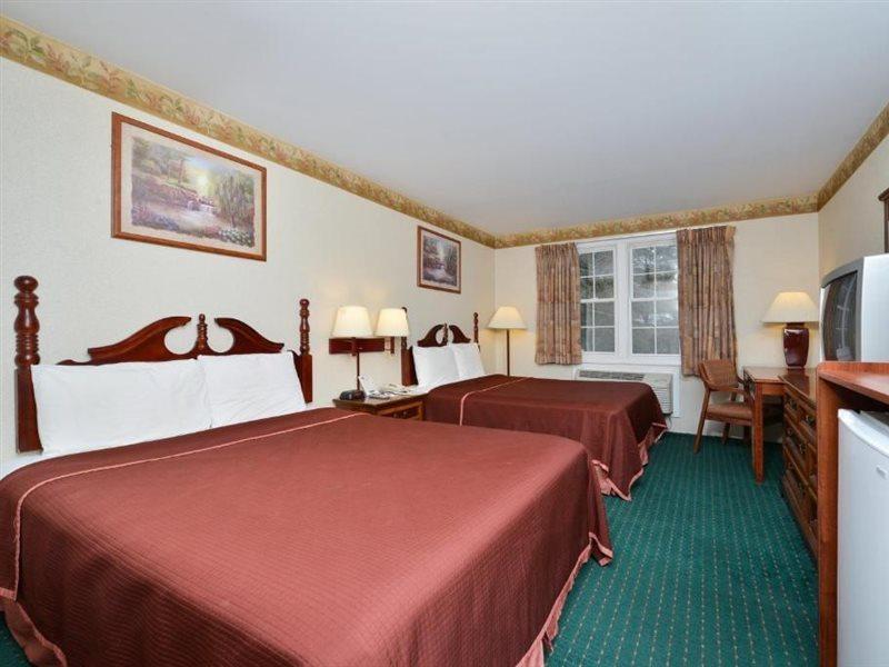 Travelodge By Wyndham Great Barrington Berkshires Exterior photo
