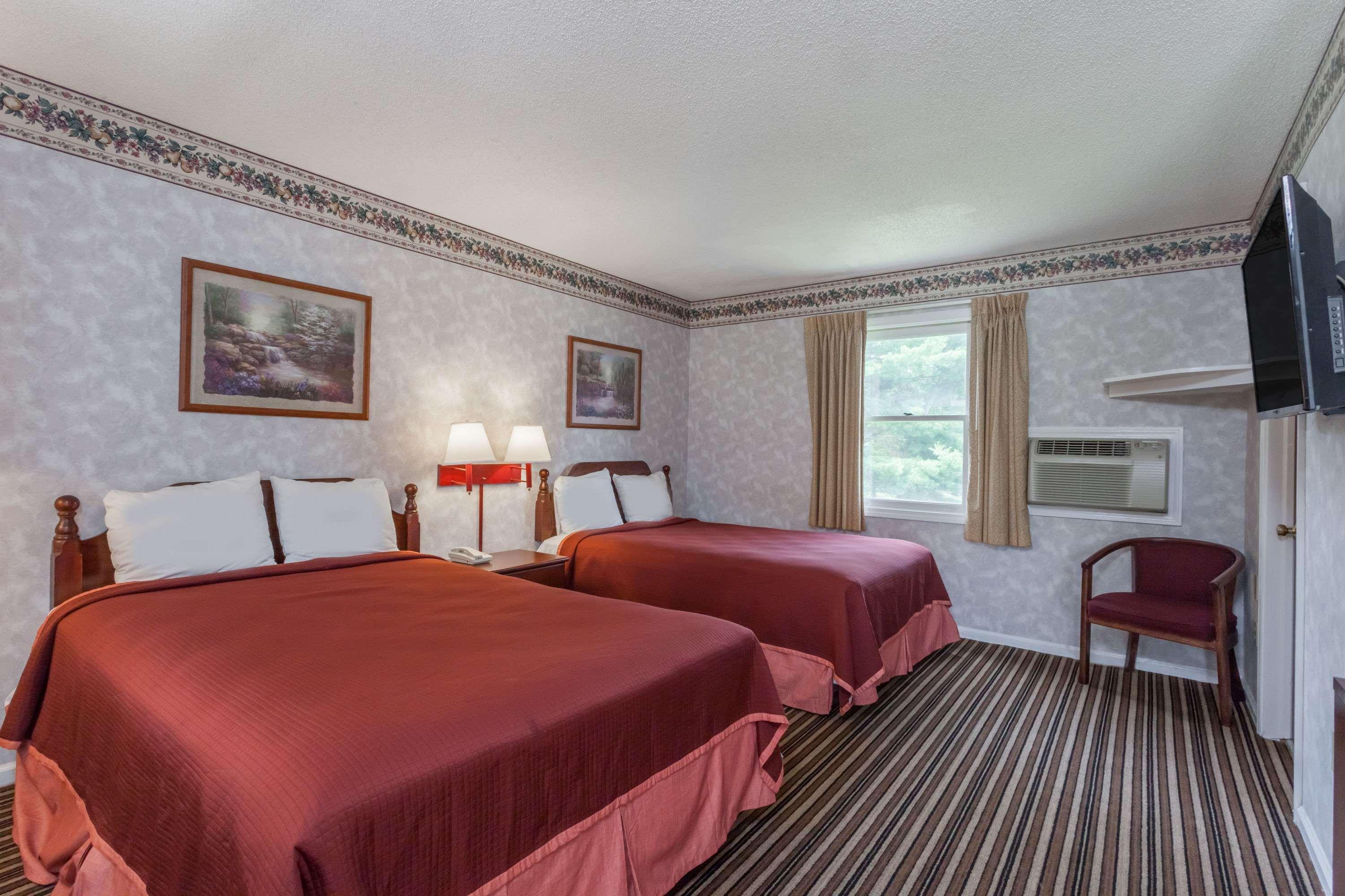 Travelodge By Wyndham Great Barrington Berkshires Exterior photo