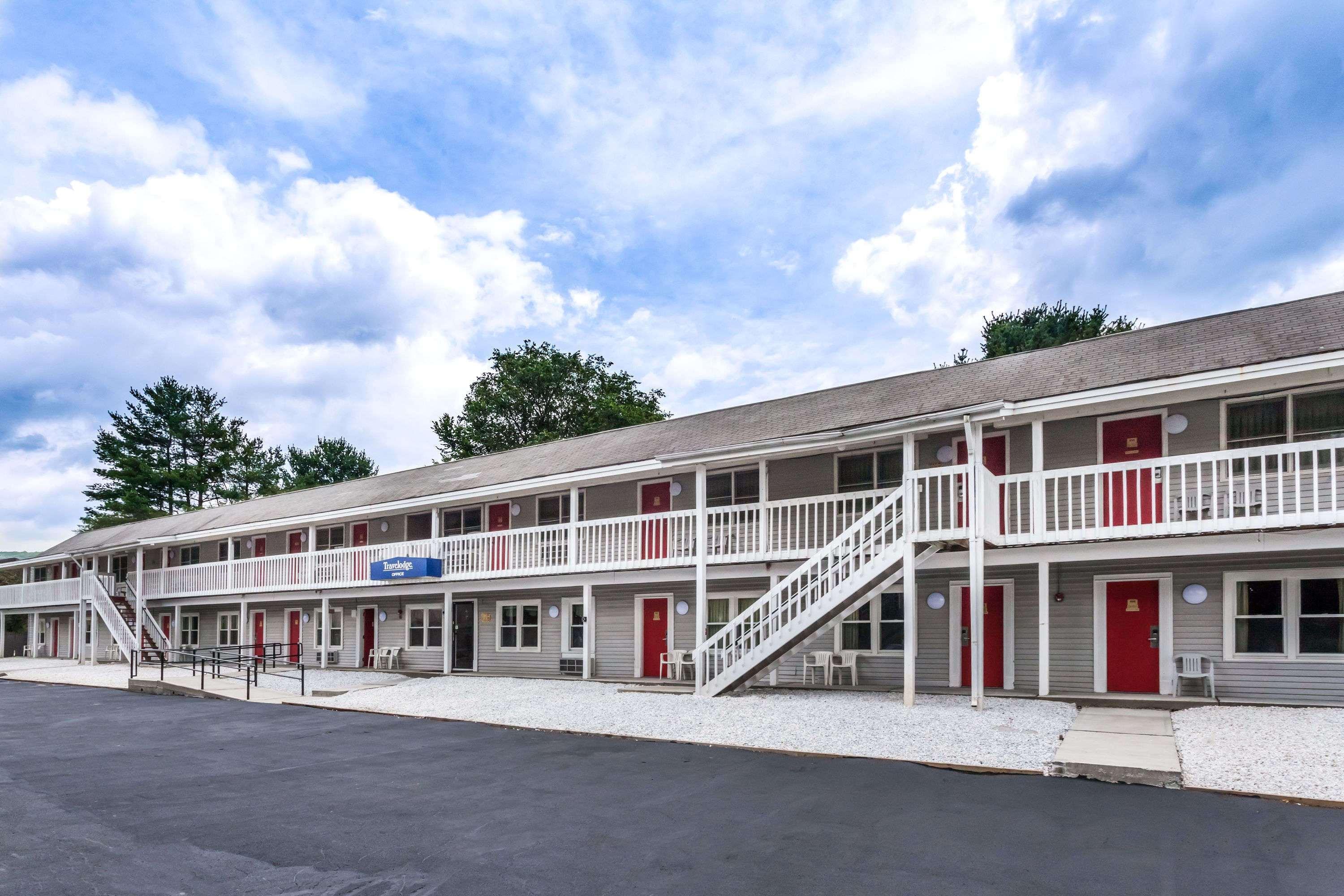 Travelodge By Wyndham Great Barrington Berkshires Exterior photo