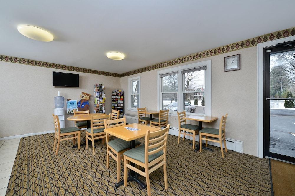 Travelodge By Wyndham Great Barrington Berkshires Exterior photo
